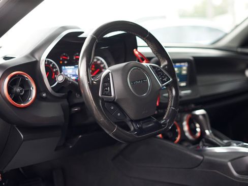 Used 2020 Chevrolet Camaro LT RWD image 10