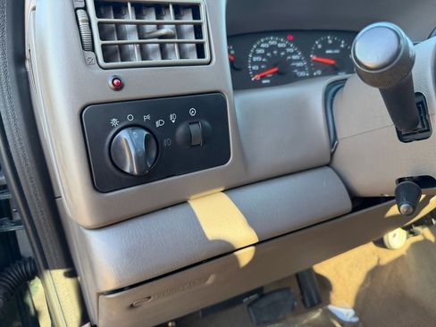 Used 2003 Ford F350 Lariat RWD image 19