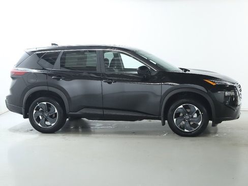 Certified 2026 Nissan Rogue SV image 11