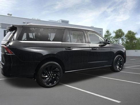 New 2026 Lincoln Navigator L Black Label AWD/4WD image 4