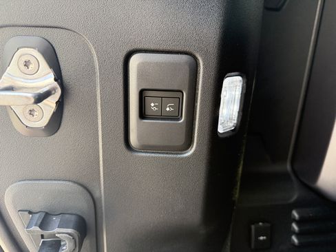 Certified 2026 Land Rover Defender 110 OCTA AWD/4WD image 19