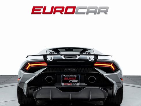 Used 2023 Lamborghini Huracan Tecnica image 4