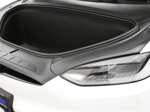 Used 2023 Tesla Model X image 41