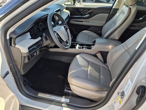 Used 2022 Lincoln Corsair FWD w/ Equipment Group 101A image 11