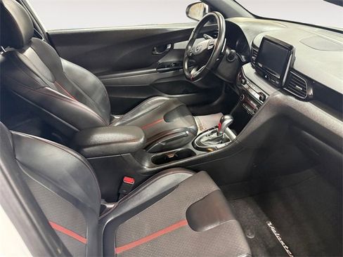Used 2019 Hyundai Veloster Turbo image 15