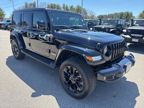 Certified 2022 Jeep Wrangler Unlimited Sahara AWD/4WD image 7