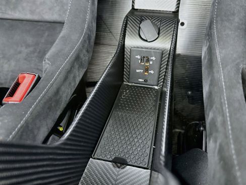Used 2020 McLaren 620R RWD image 44