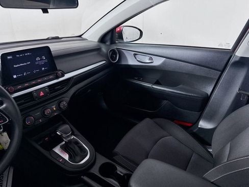 Certified 2023 Kia Forte LXS w/ LXS Technology Package FWD image 21