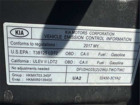 Used 2017 Kia Sedona LX image 25