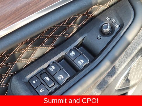 Certified 2025 Jeep Grand Cherokee Summit w/ Obsidian Package AWD/4WD image 33