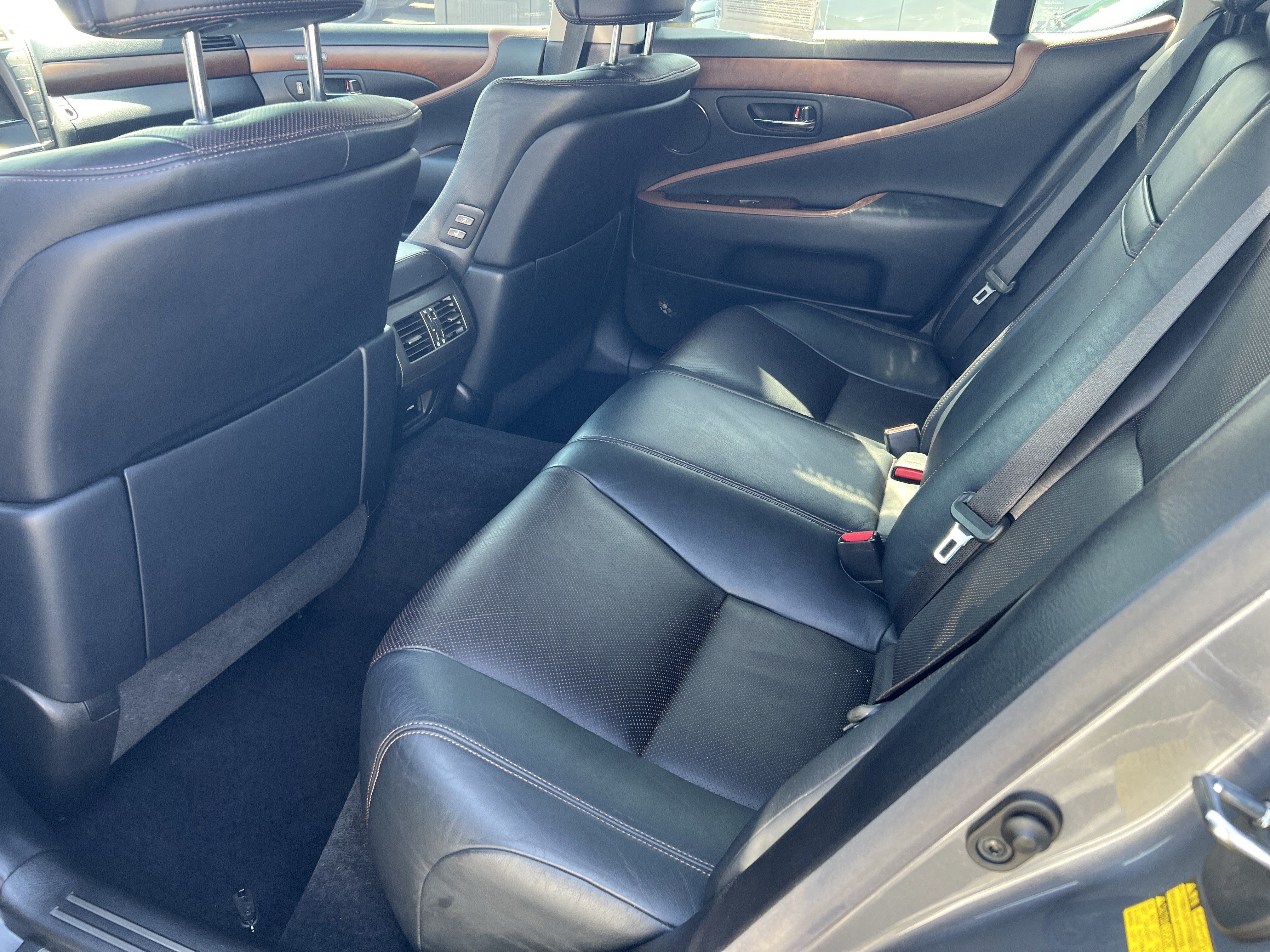 Used 2012 Lexus LS 460 w/ Sport Pkg RWD image 15