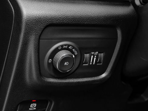 Used 2023 Jeep Grand Cherokee L Limited AWD/4WD image 26