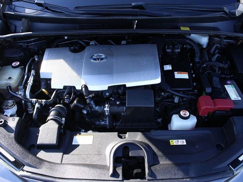Used 2017 Toyota Prius Two w/ Prius Two Safety Plus Package FWD image 28