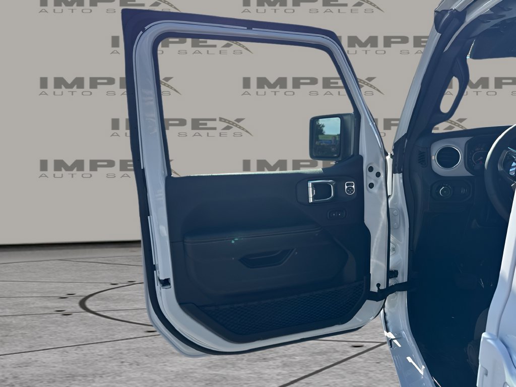 Used 2026 Jeep Wrangler Unlimited Sahara AWD/4WD image 22