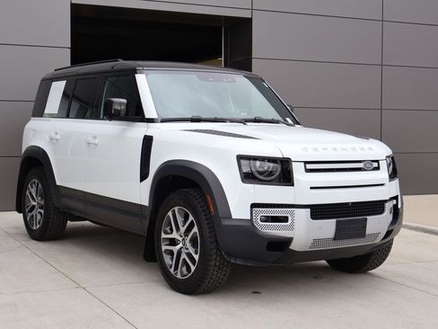 Certified 2025 Land Rover Defender 110 S AWD/4WD image 3