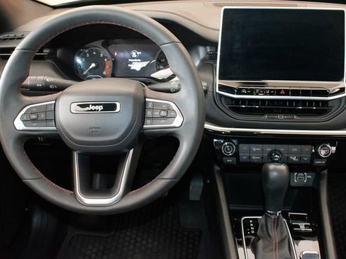 Used 2023 Jeep Compass Trailhawk AWD/4WD image 15