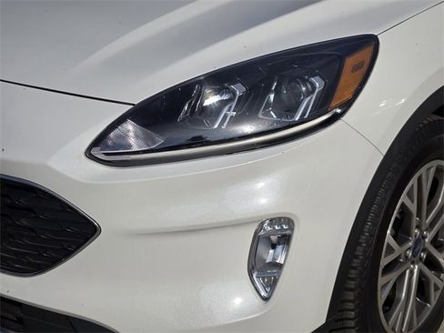 Used 2022 Ford Escape SEL image 9