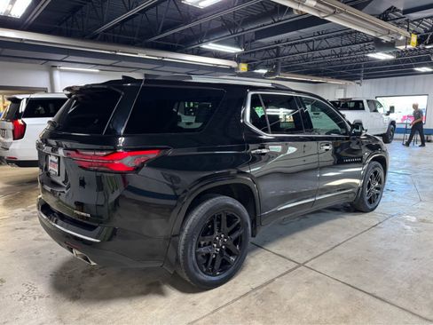 Certified 2023 Chevrolet Traverse Premier w/ LPO, Floor Liner Package image 4