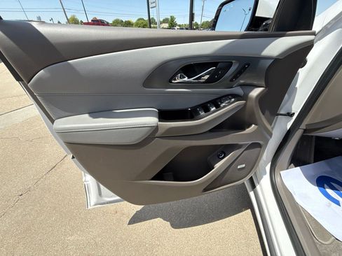 Used 2019 Chevrolet Traverse Premier FWD image 12