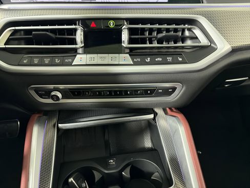 Used 2021 BMW X6 xDrive40i w/ M Sport Package image 31