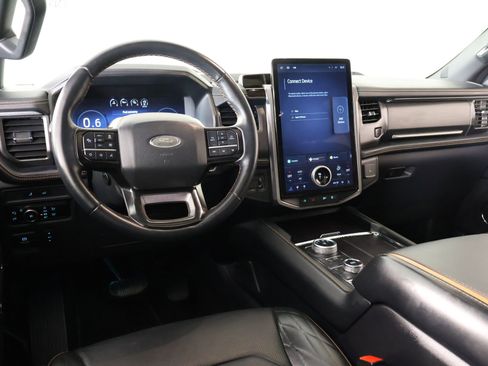 Used 2024 Ford Expedition Platinum AWD/4WD image 2