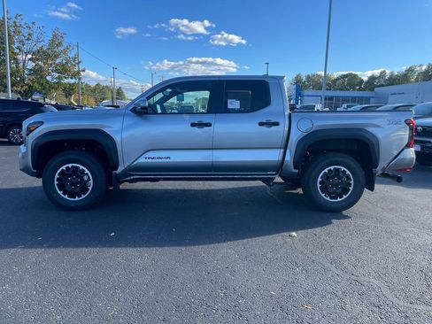New 2025 Toyota Tacoma TRD Off-Road image 2
