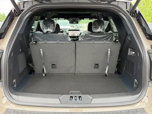 New 2026 Ford Explorer ST-Line w/ ST-Line Street Pack AWD/4WD image 4