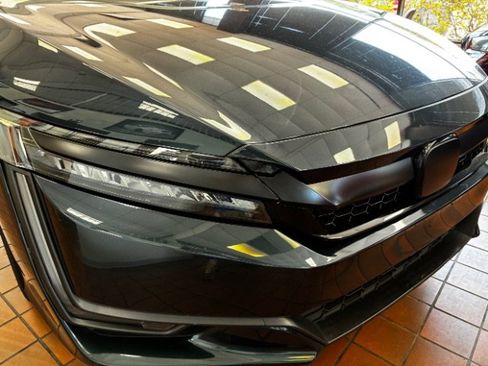 Used 2018 Honda Clarity Plug-In Hybrid image 2