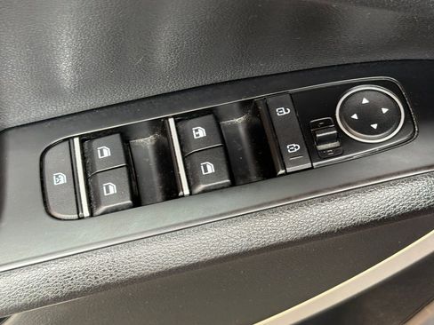Used 2024 Kia Soul LX w/ Option Group 015 FWD image 14