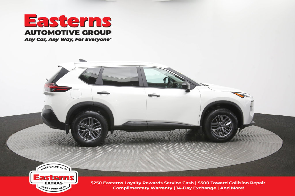 Used 2023 Nissan Rogue S AWD/4WD image 47