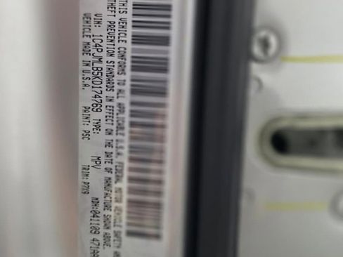 Used 2019 Jeep Cherokee Latitude Plus w/ Comfort/Convenience Group image 25