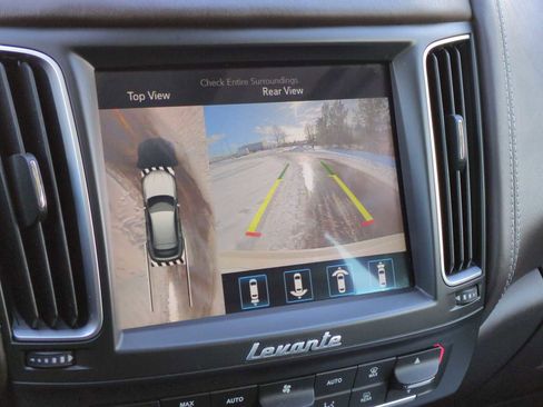 Used 2019 Maserati Levante S GranLusso image 31