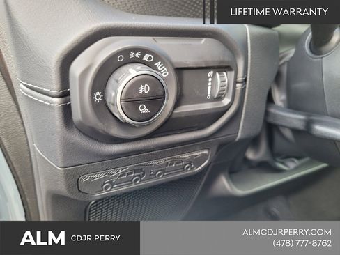 New 2025 Jeep Gladiator Rubicon w/ Safety Group AWD/4WD image 24