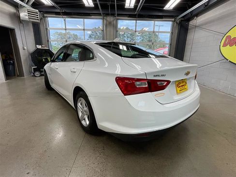 Used 2023 Chevrolet Malibu LT FWD image 3