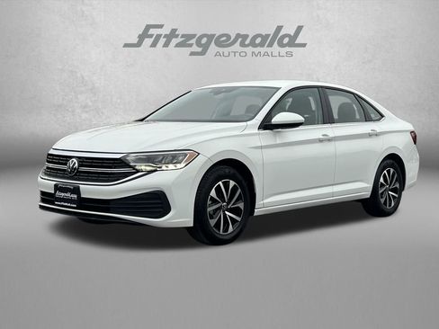 Used 2024 Volkswagen Jetta S image 2