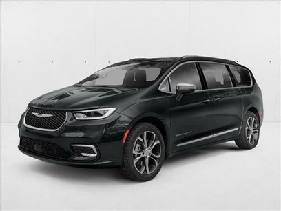 Used 2021 Chrysler Pacifica Touring w/ Uconnect Theater Family Group