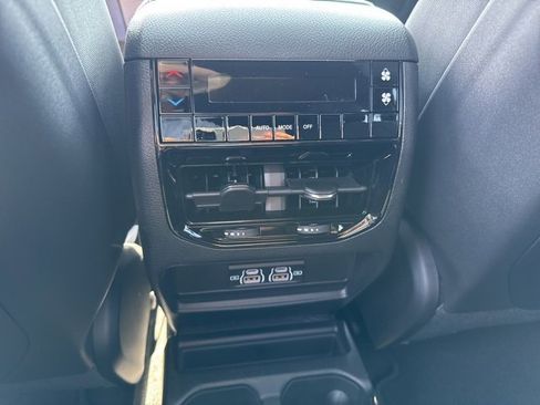 New 2025 Jeep Grand Cherokee L Laredo image 22