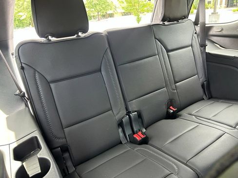 Used 2024 GMC Yukon Denali RWD image 51