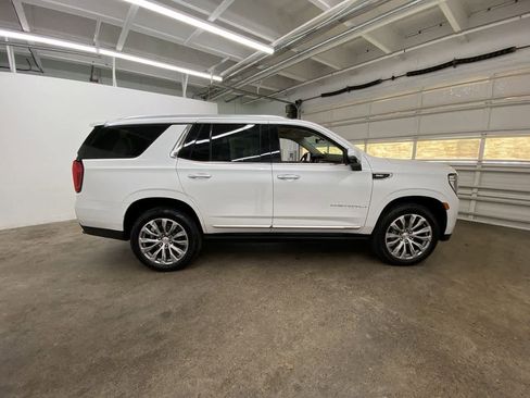 Used 2021 GMC Yukon Denali w/ Denali Premium Package image 7