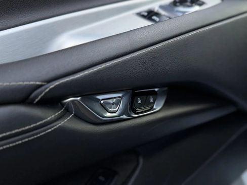 Used 2023 Chevrolet Corvette Stingray w/ Z51 Performance Package image 31