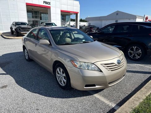 Used 2008 Toyota Camry LE FWD image 3