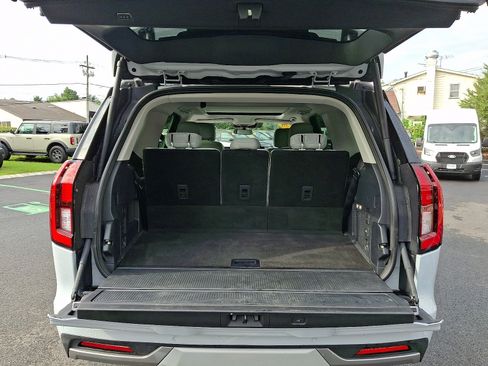 Used 2025 Ford Expedition Platinum AWD/4WD image 30