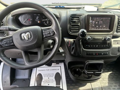 Used 2025 RAM ProMaster 3500 w/ Convenience Group FWD image 11