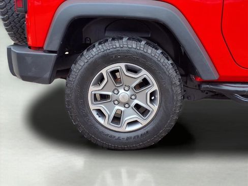 Used 2018 Jeep Wrangler Rubicon w/ Power Convenience Group AWD/4WD image 9