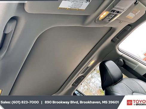 Used 2022 Toyota Highlander Platinum image 16