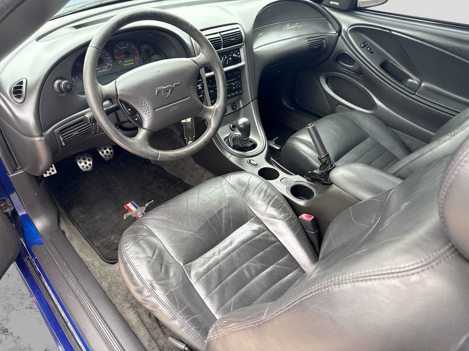 Used 2004 Ford Mustang GT RWD image 2