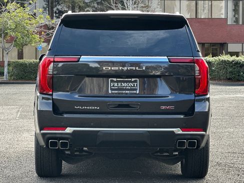 Used 2025 GMC Yukon Denali AWD/4WD image 4