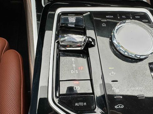 Used 2023 BMW 760i xDrive image 50