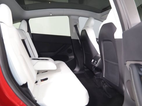 Used 2023 Tesla Model Y Performance image 15