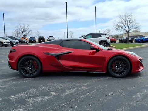 Used 2024 Chevrolet Corvette Z06 RWD image 5